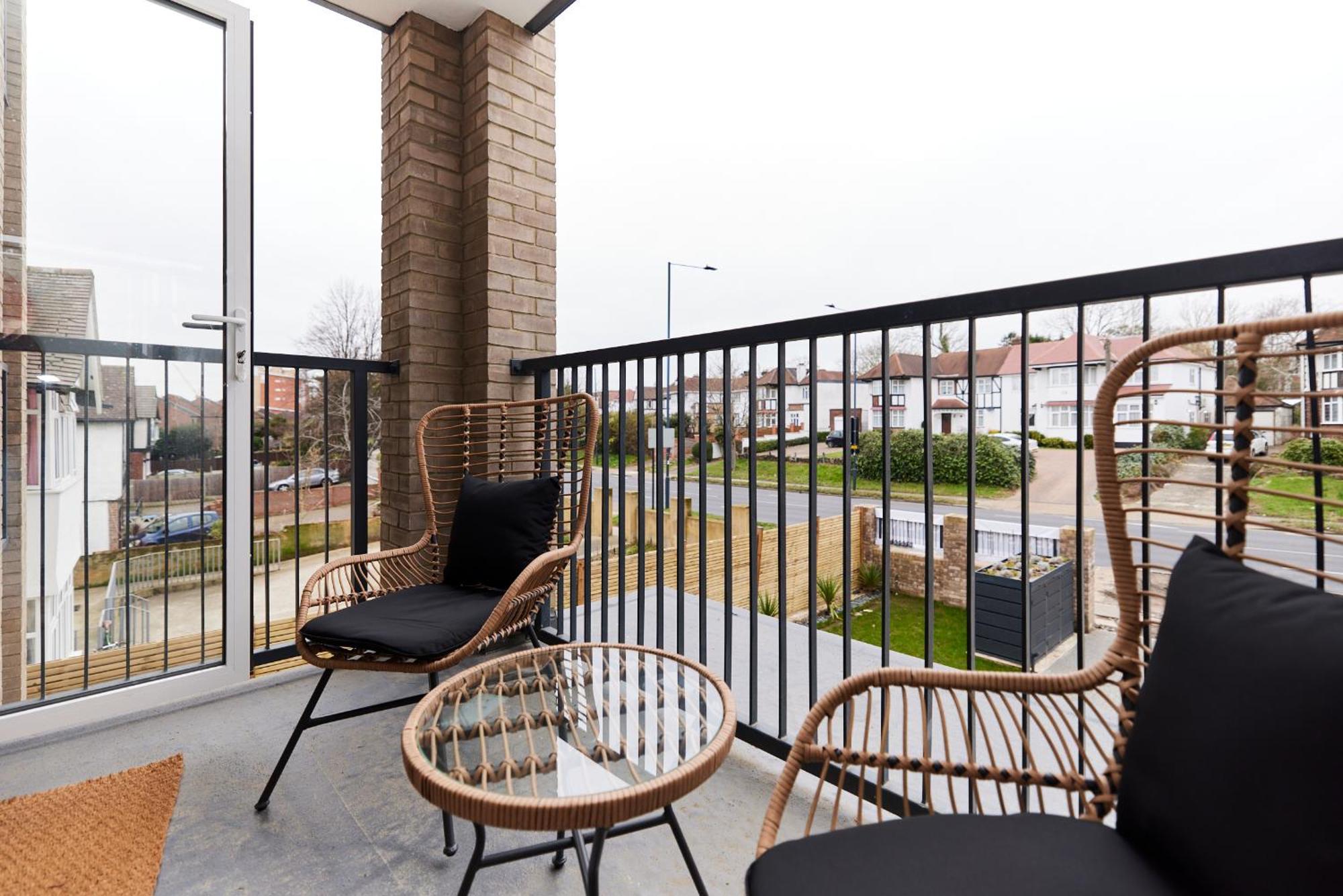 The Wembley Park Wonder - Charming 2Bdr Flat With Balcony Appartement Londen Buitenkant foto