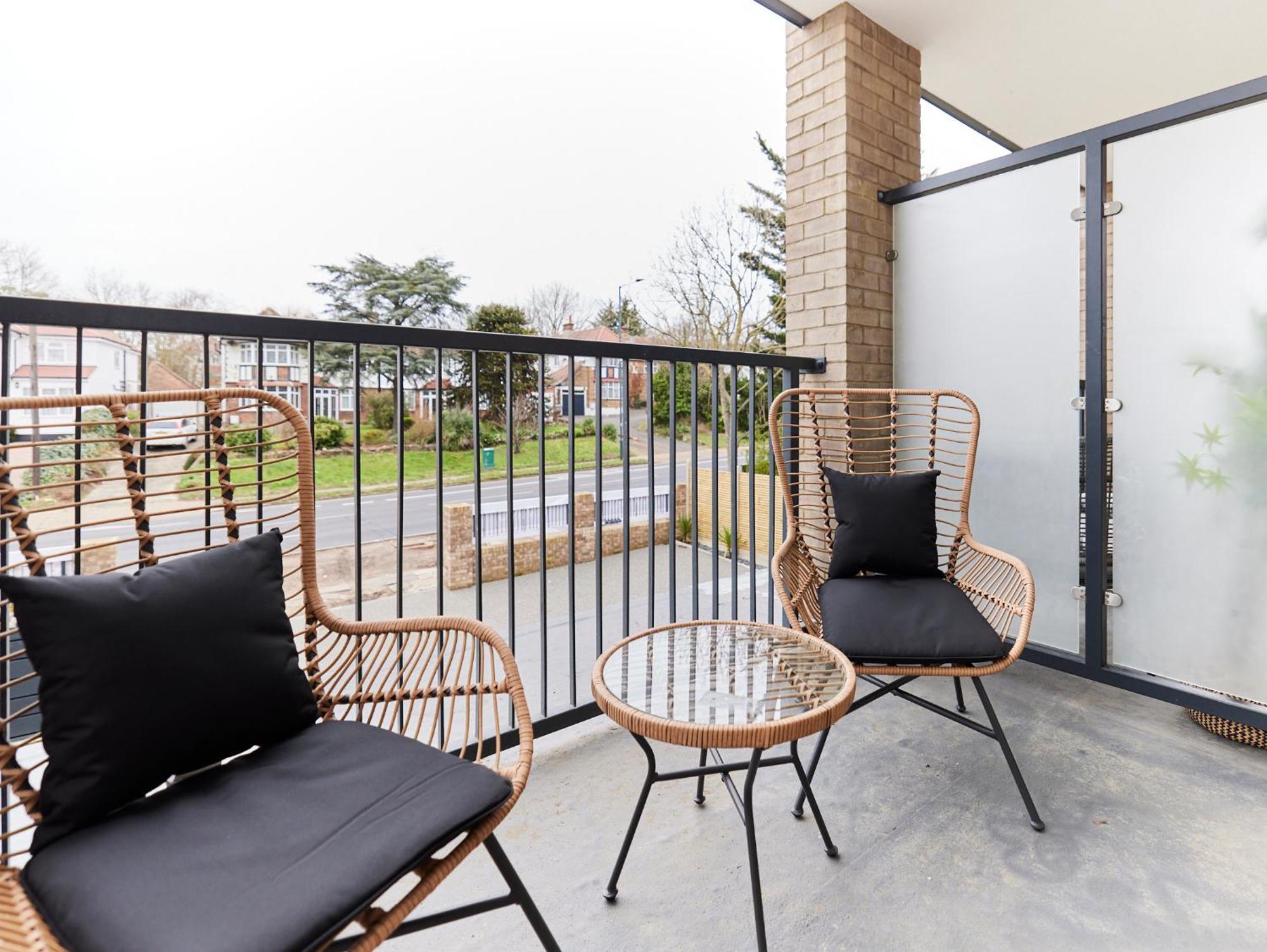 The Wembley Park Wonder - Charming 2Bdr Flat With Balcony Appartement Londen Buitenkant foto